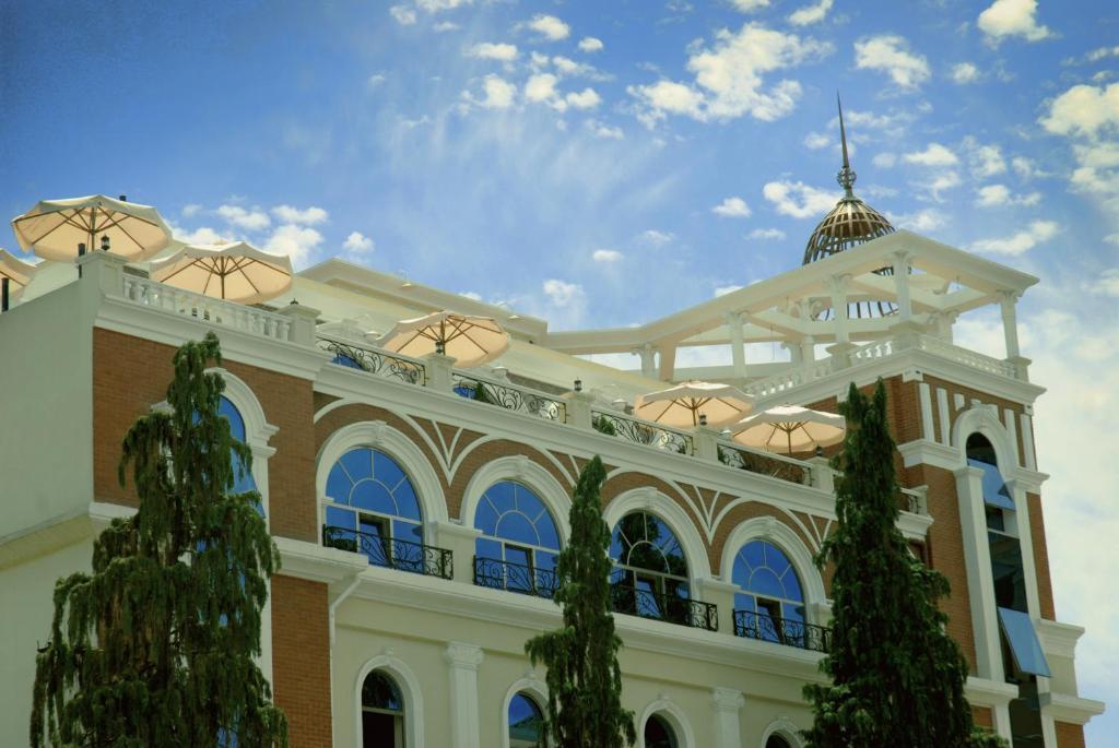 Batumi World Palace Exteriör bild